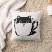 カップに赤い鼻を隠した黒い子猫 クッション (ブランケット)