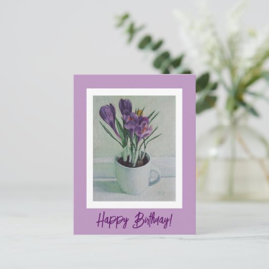 カップの誕生日アート絵画カードに紫色の花 ポストカード (スタンド正面)