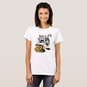 カップを持つかわいい猫のアート描画 Tシャツ (正面フル)