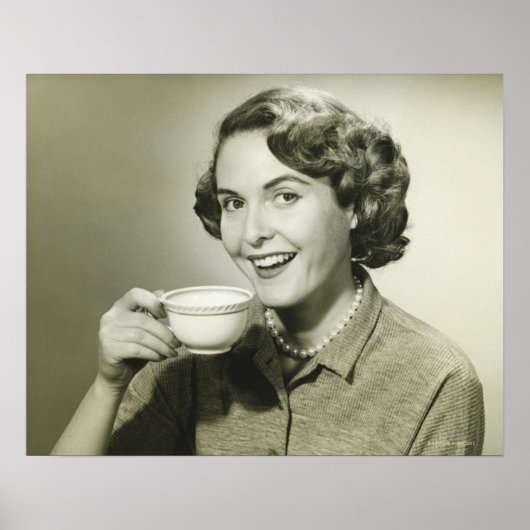 カップを持つ女性 ポスター (正面)