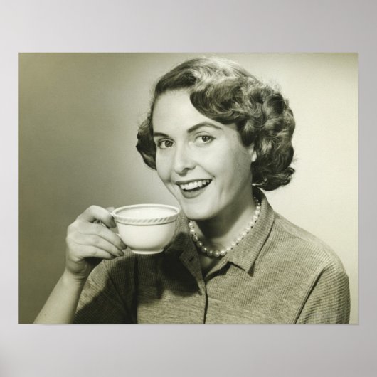 カップを持つ女性 ポスター (正面)