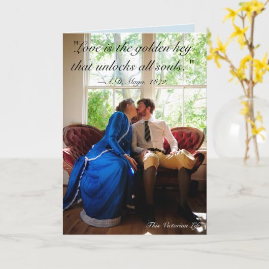 カップキスをするル、ビクトリアン引用文 カード (黄色い花)