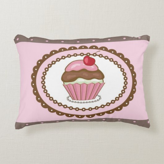 カップケーキが付いているバースデー・カード アクセントクッション (正面)