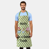 カップケーキとグリーンストライプ エプロン (着用した状態)