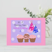 カップケーキとパーティーハット誕生日招待状 招待状 (スタンド正面)