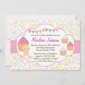 カップケーキのベビーはシャワーの招待状のピンクの女の子を振りかけます 招待状 (正面)