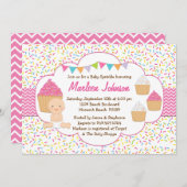 カップケーキのベビーはシャワーの招待状のピンクの女の子を振りかけます 招待状 (正面/裏面)