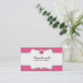 カップケーキのベーカリーのピンクのエレガントでモダンなレトロ 名刺 (スタンド正面)