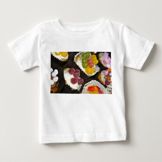 カップケーキの類別のベビーのTシャツ ベビーTシャツ (正面)