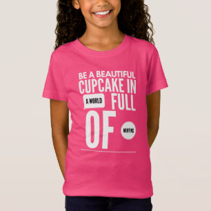 カップケーキのTシャツをする Tシャツ