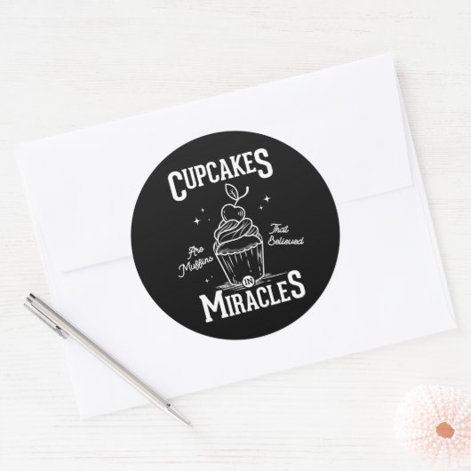 カップケーキは奇跡信じのマフィン ラウンドシール (封筒)