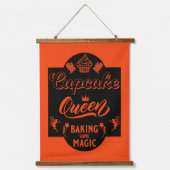 カップケーキクイーン 吊り下げ型タペストリー (正面)