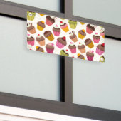 カップケーキパターン、マフィンパターン、チョコレート、ハート 横断幕 (ビルの外側)