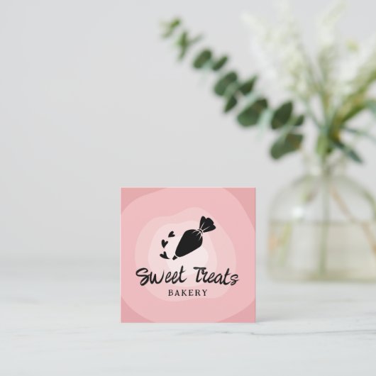 カップケーキペストリーケーキベーカリー配管バッグかわいいピンク スクエア名刺 (スタンド正面)