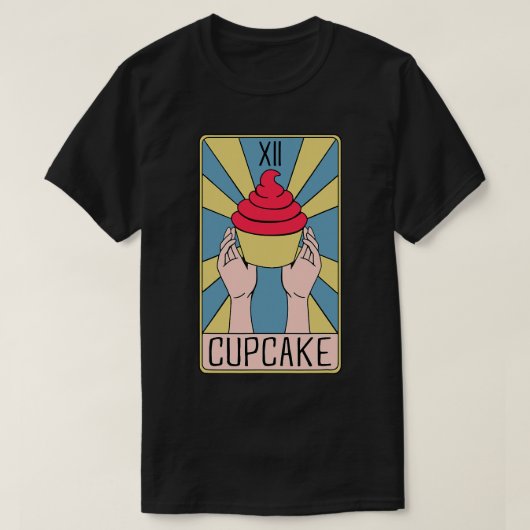 カップケーキラバーベーカーベーキングラバーカップケーキタロット車 Tシャツ (デザイン正面)