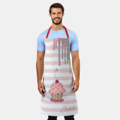 カップケーキレインボーグリッタードリップストライプズ エプロン (着用した状態)
