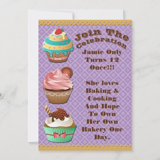 カップケーキ戦争は誕生日の紫色の招待を離れて焼けます 招待状 (裏面)