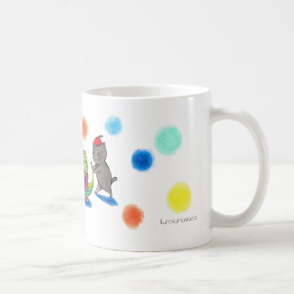 カップケーキ猫がドリンクお気に入りのカップを持つ コーヒーマグカップ