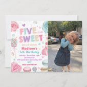 カップケーキ5th誕生日パーティー5はとても甘い写真 招待状 (正面)