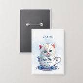 カップブルーフラワーボタンの子猫 缶バッジ (正面/裏面)