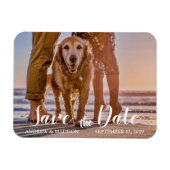 カップルとビーチ上の犬の日付を保存 マグネット (横)