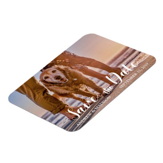 カップルとビーチ上の犬の日付を保存 マグネット (左側)