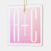 カップルのイニシャル |微妙なピンクのグラデーション セラミックオーナメント (左)