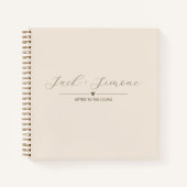 カップルのゲストブックへの手紙 | ライトニュートラル ノートブック (正面)