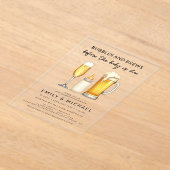 カップルのシャワーバブルとベビーが期限の前にブリュウ アクリル招待状 (レイダウン)