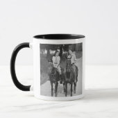 カップルの乗馬馬 マグカップ (左)