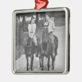 カップルの乗馬馬 メタルオーナメント (左)