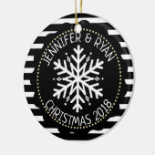 カップルの写真をパーソナライズ白黒スノーフレーク セラミックオーナメント (左)