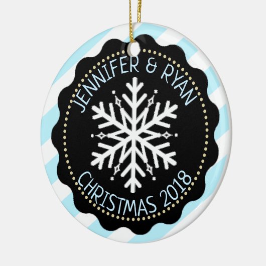 カップルの写真をパーソナライズ白黒スノーフレーク セラミックオーナメント (左)