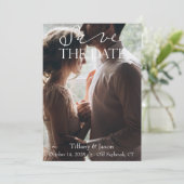 カップルの写真ホワイトスクリプト文字日付の保存 セーブザデート (スタンド正面)