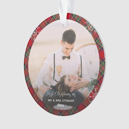 カップルの初めてのクリスマス写真スチュワートタータンチェック オーナメント (正面)