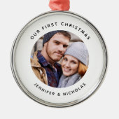 カップルの初めてのクリスマス写真 メタルオーナメント (正面)