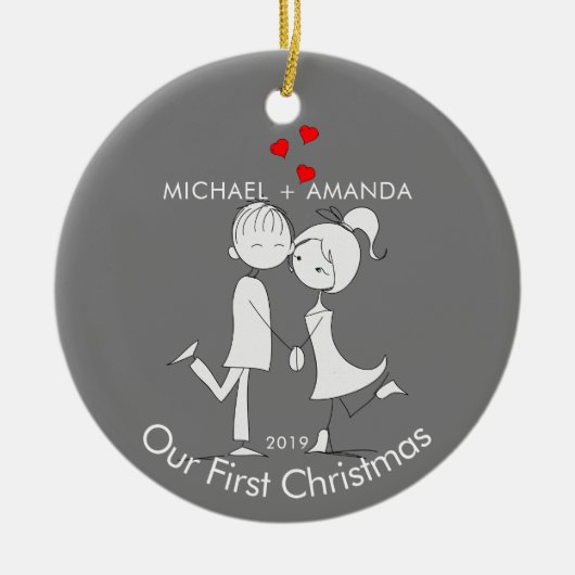 カップルの愛の私たちの初めてのクリスマス セラミックオーナメント (正面)