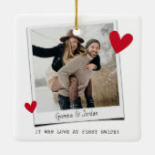 カップルの最初のスワイプ'オンラインデートすること セラミックオーナメント (裏面)