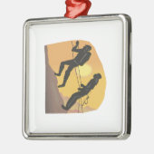 カップルの石の登山 メタルオーナメント (左)