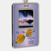 カップルの菓子はモルディブの日没の珊瑚の魚に接吻します シルバープレートフレームオーナメント (右)