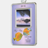 カップルの菓子はモルディブの日没の珊瑚の魚に接吻します シルバープレートフレームオーナメント (左)