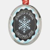 カップルの青い白黒のスノーフレーク メタルオーナメント (左)