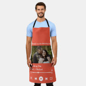 カップルカスタムのためのフォトミュージックの曲のプレイリスト エプロン (着用した状態)