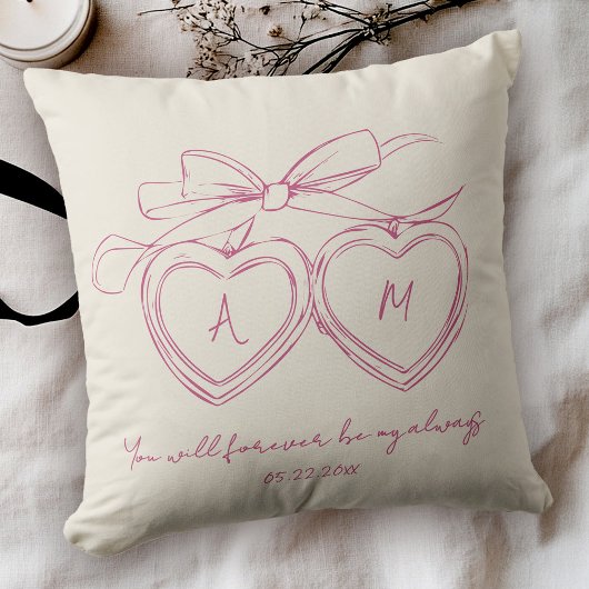 カップルカスタム記念日のイニシャル写真のためのロッケット クッション