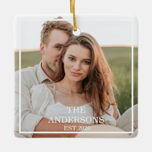 カップルモダンコラージュ写真と家族ミニマルギフト セラミックオーナメント (正面)