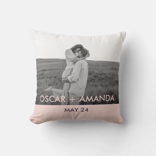 カップルモダンフォトピンクとグレーのパーソナライズド名 クッション (正面)