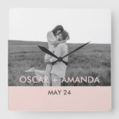 カップルモダンフォトピンクとグレーのパーソナライズド名 スクエア壁時計 (正面)