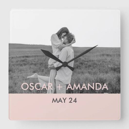 カップルモダンフォトピンクとグレーのパーソナライズド名 スクエア壁時計 (正面)