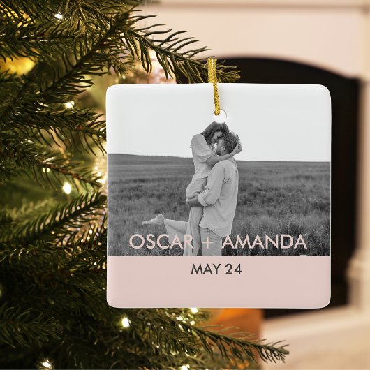カップルモダンフォトピンクとグレーのパーソナライズド名 セラミックオーナメント
