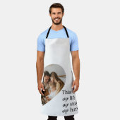 カップルモダン家族の写真と家族の引用文ギフト エプロン (着用した状態)